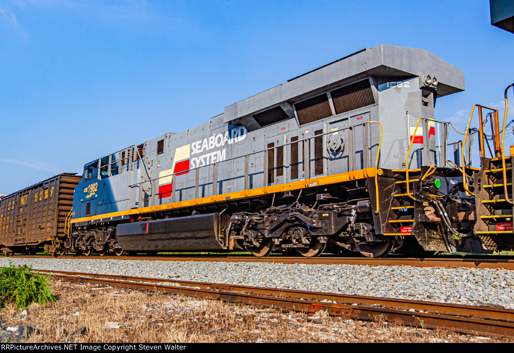 CSX 1982 at Muirkirk, MD